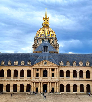 Les invalides, le dôme, tombeau de Napoléon à Paris